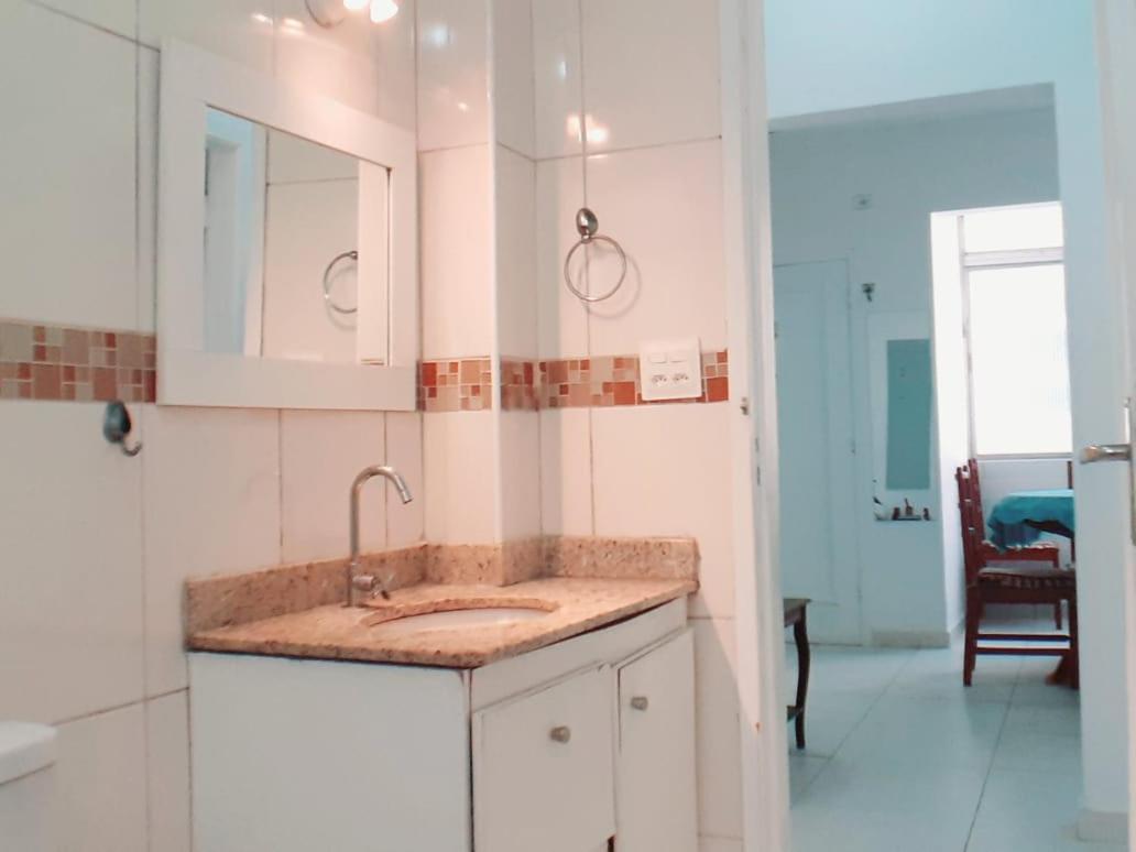 Apartamento Vento E Mar - 2 Quartos Com Sacada Na Quadra Da Praia Do Gonzaga Santos  Exteriér fotografie