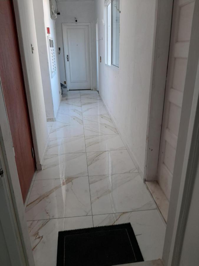 Apartamento Vento E Mar - 2 Quartos Com Sacada Na Quadra Da Praia Do Gonzaga Santos  Exteriér fotografie